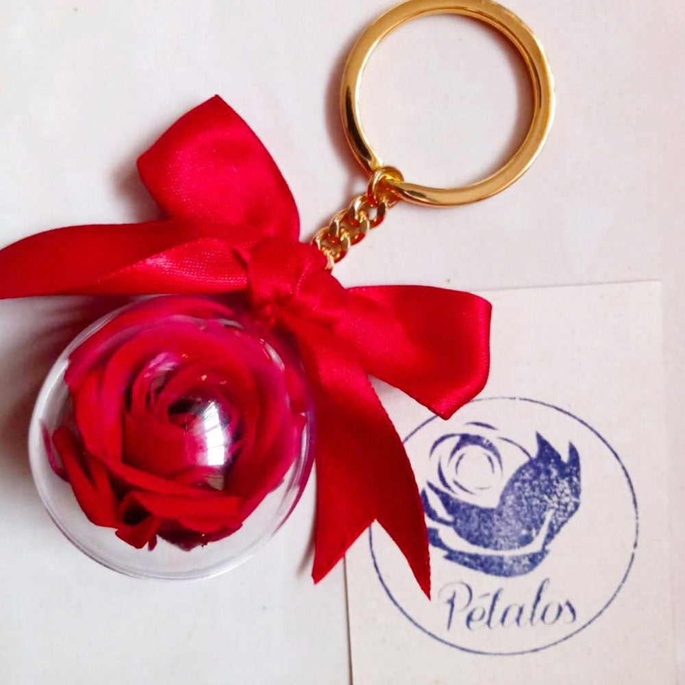 Llavero rosa preservada roja - Pétalos