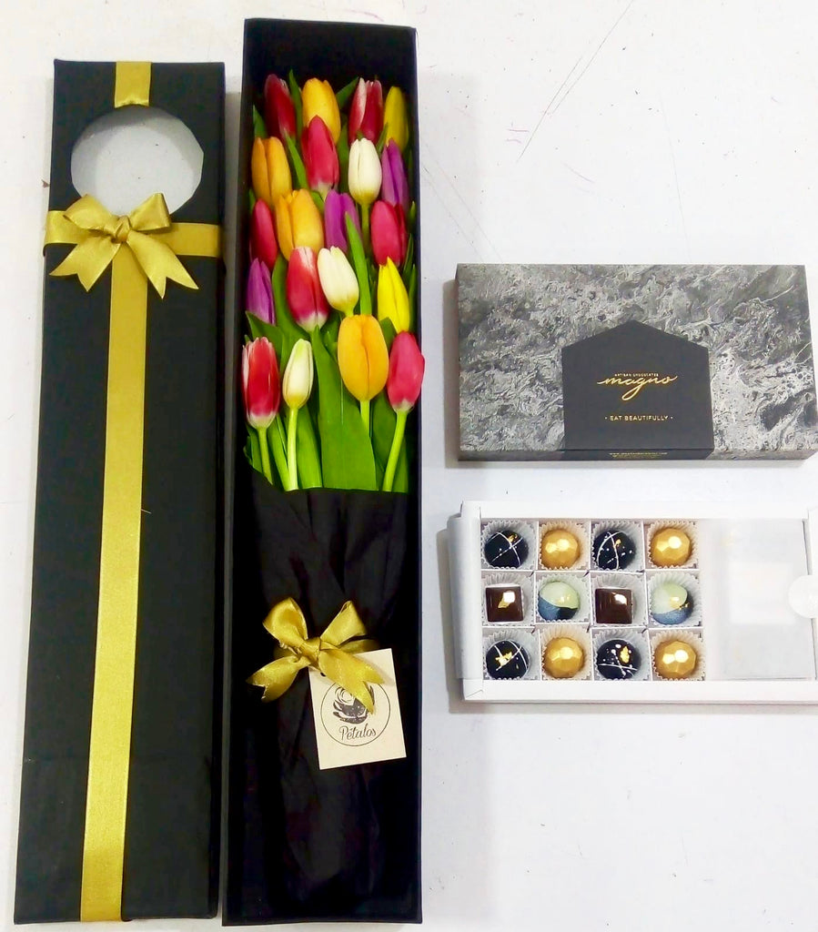 Caja premium negra de 20 tulipanes de colores con caja de 12 chocolates gemas lunares