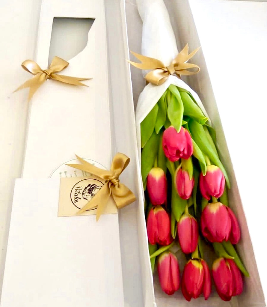 Caja premium de tulipanes rojos