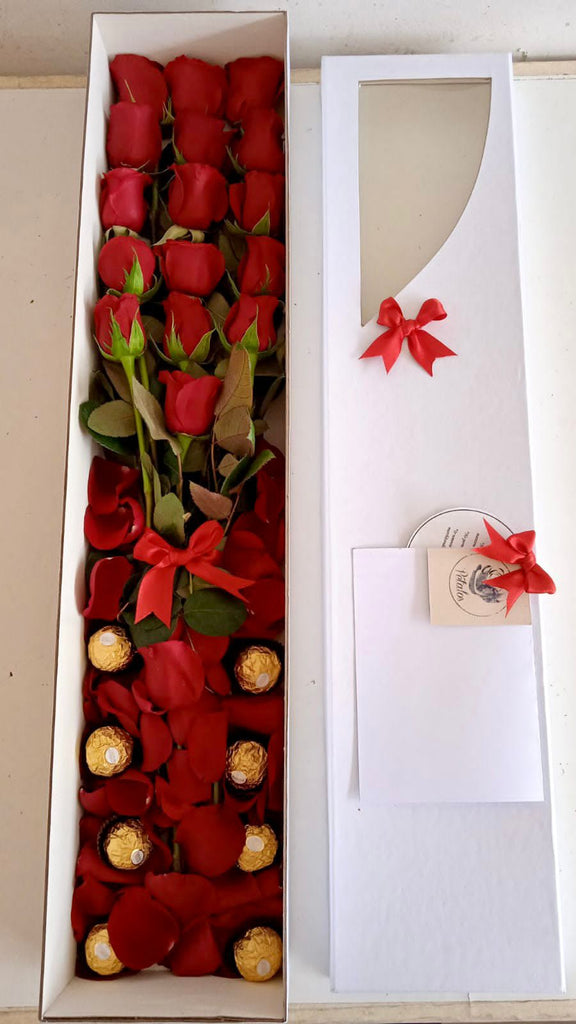Caja premium 16 rosas rojas con 8 chocolates Ferrero Rocher
